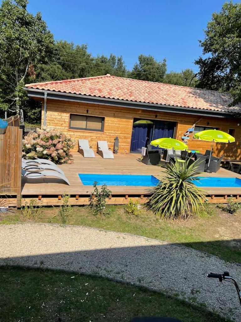 Maison En Bois Moderne Et Spacieuse Avec Piscine Villa Soustons Exterior photo