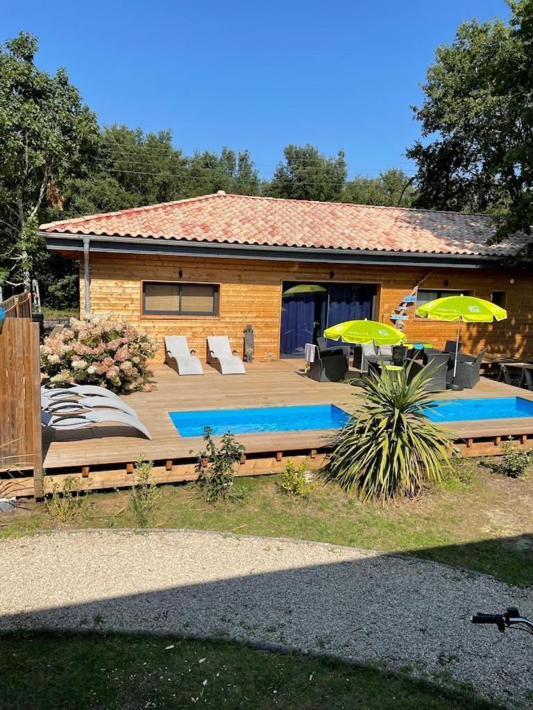 Maison En Bois Moderne Et Spacieuse Avec Piscine Villa Soustons Exterior photo