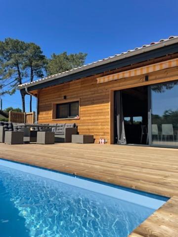 Maison En Bois Moderne Et Spacieuse Avec Piscine Villa Soustons Exterior photo