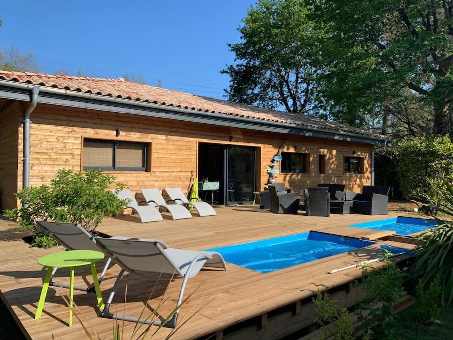 Maison En Bois Moderne Et Spacieuse Avec Piscine Villa Soustons Exterior photo